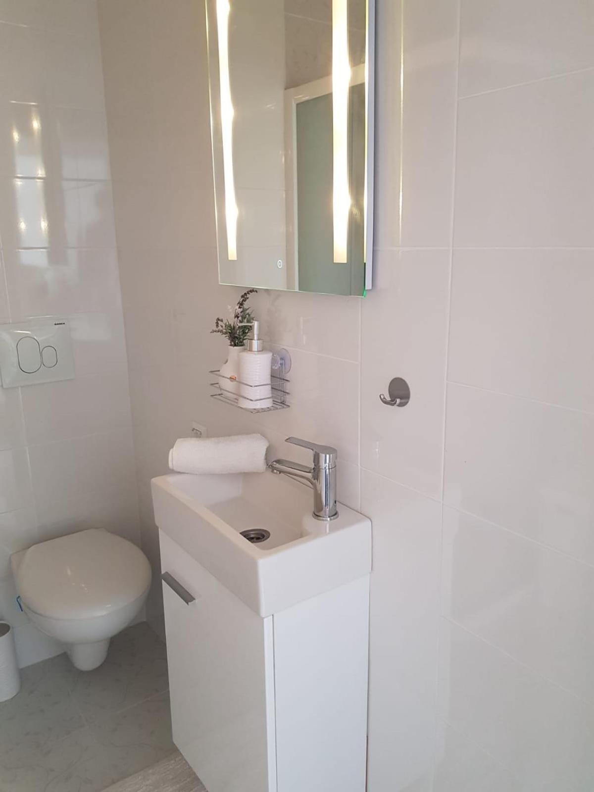 Apartman Kristina - Self Check In & Check Out Otočac Екстериор снимка