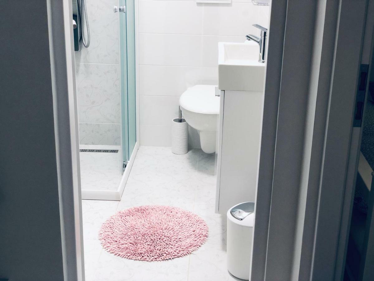Apartman Kristina - Self Check In & Check Out Otočac Екстериор снимка