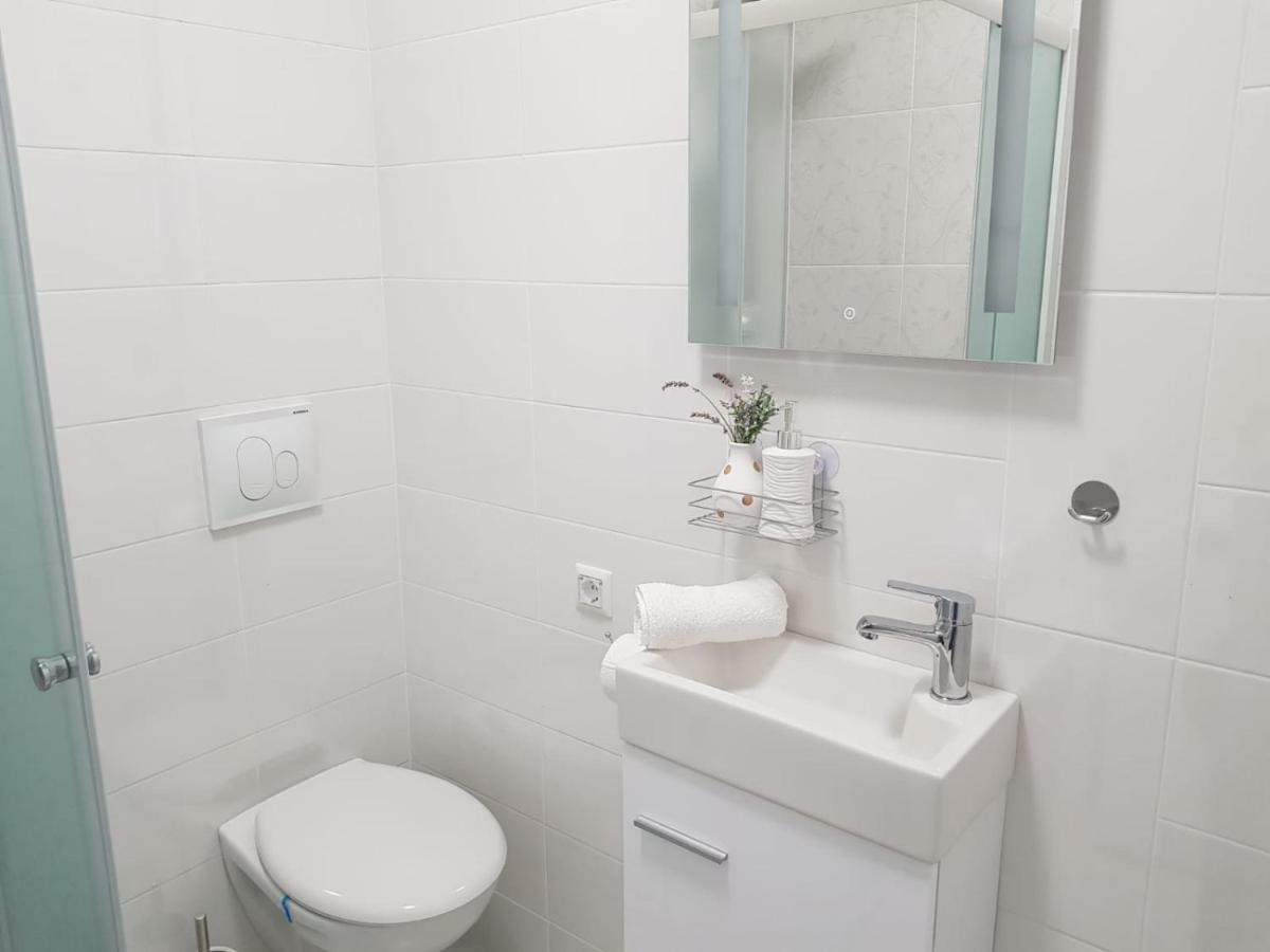 Apartman Kristina - Self Check In & Check Out Otočac Екстериор снимка